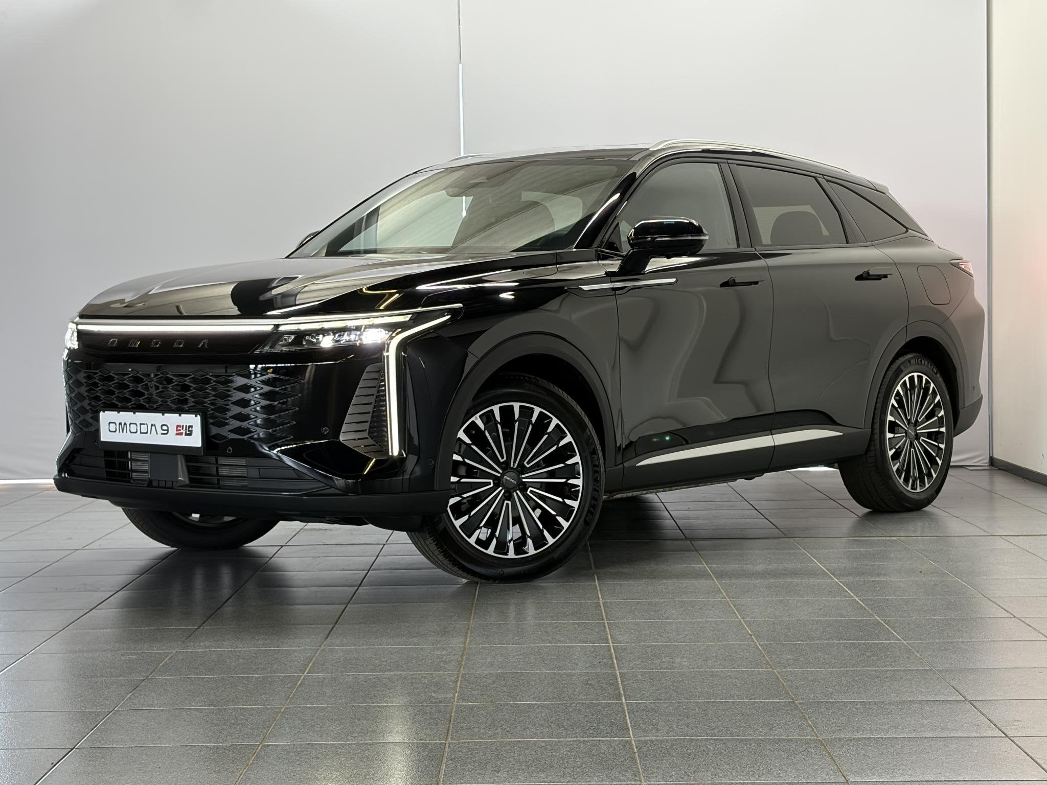 Omoda 9 1.5T-GDi SHS-P Premium 5p, Auto's, Automaat, 537 pk, 4 cilinders, Zwart