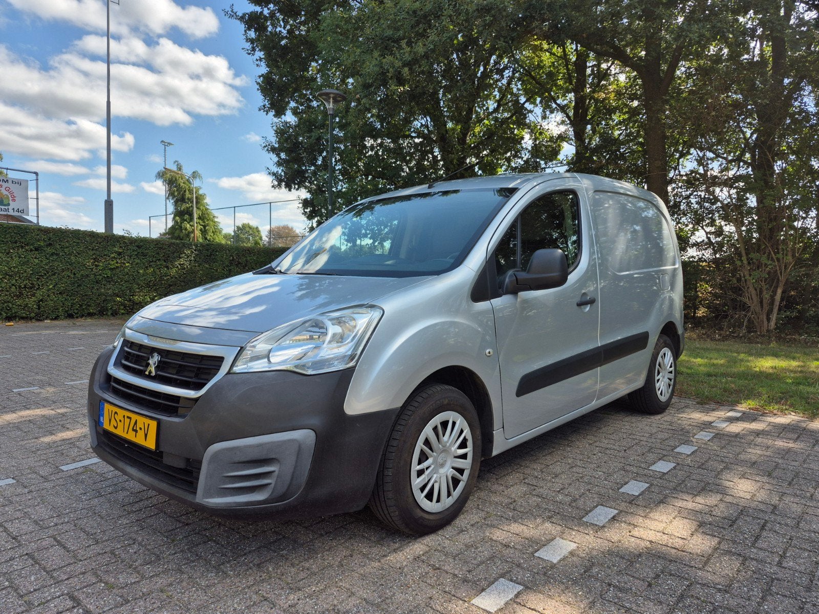 Peugeot Partner 2016 euro 6 Nieuwe distributie banden en apk, Voorwielaandrijving, Stof, 4 cilinders, Origineel Nederlands