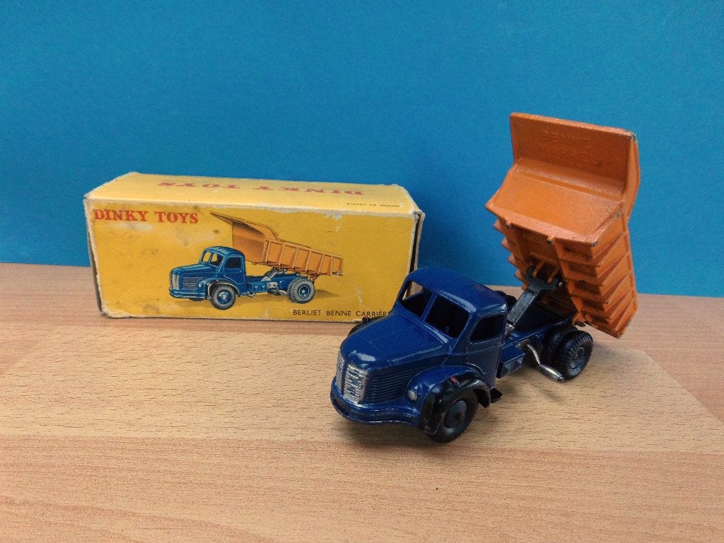Dinky Toys FRANKRIJK No. 34a Berliet tipper truck met doosje, Ophalen of Verzenden, Zo goed als nieuw, Bus of Vrachtwagen, Dinky Toys