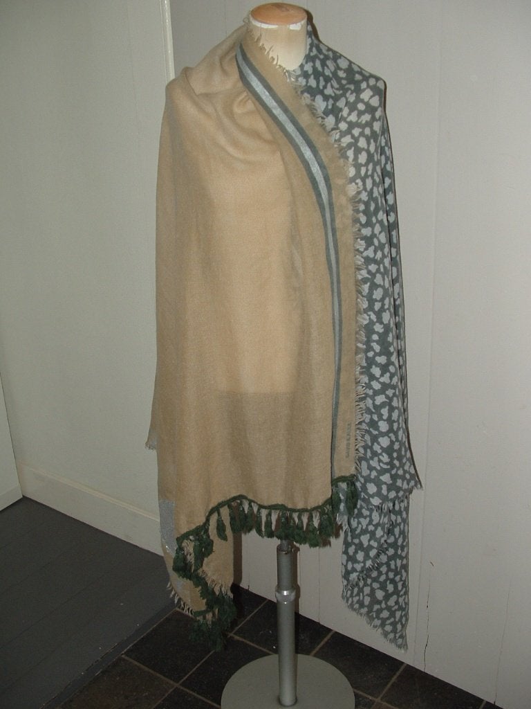 David & Alex omslagdoek sjaal met pailletten hart en franjes, Maat 46/48 (XL) of groter, Ophalen of Verzenden, Zo goed als nieuw