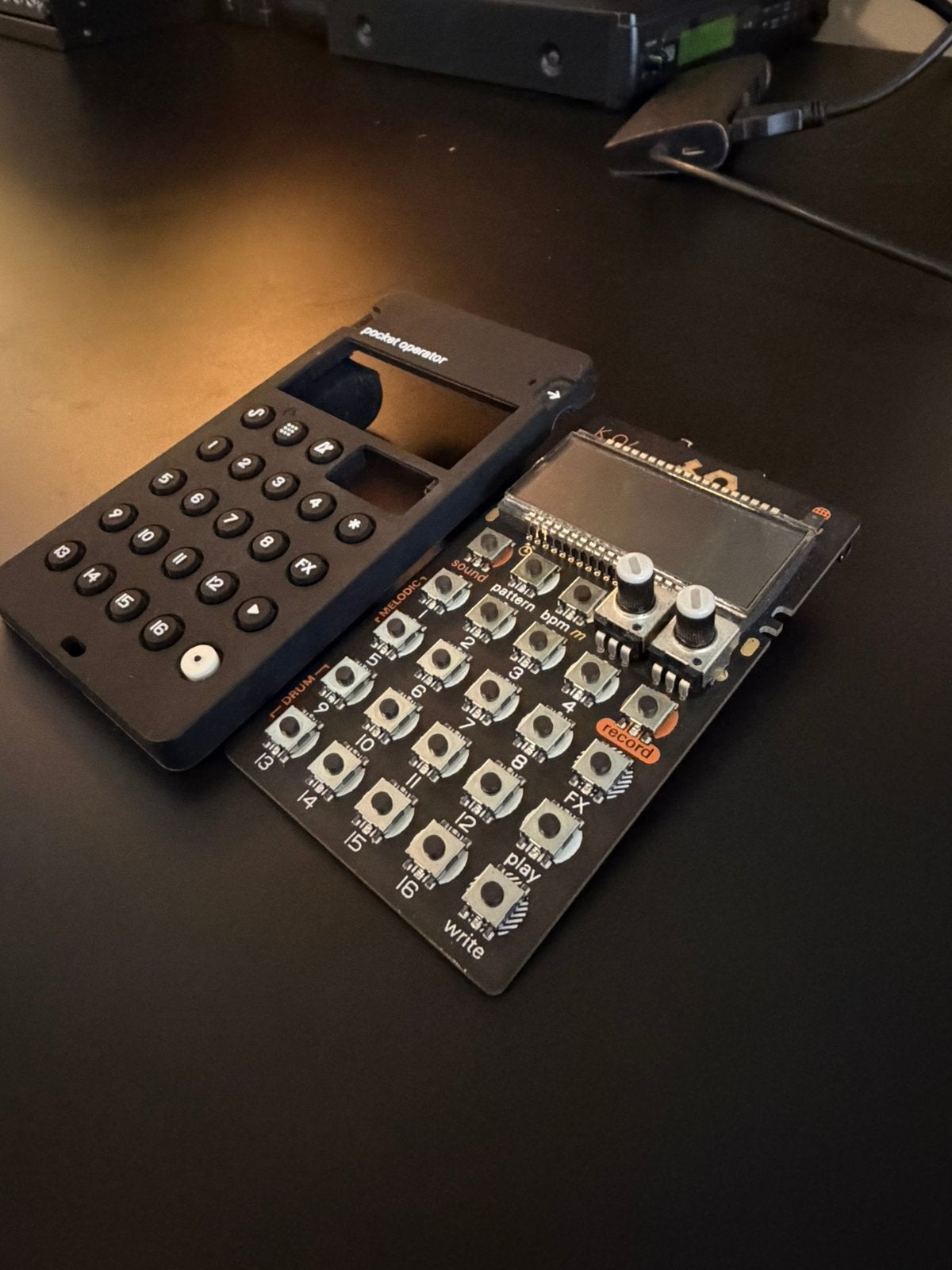 Teenage Engineering KO met hoes, Ophalen of Verzenden, Zo goed als nieuw
