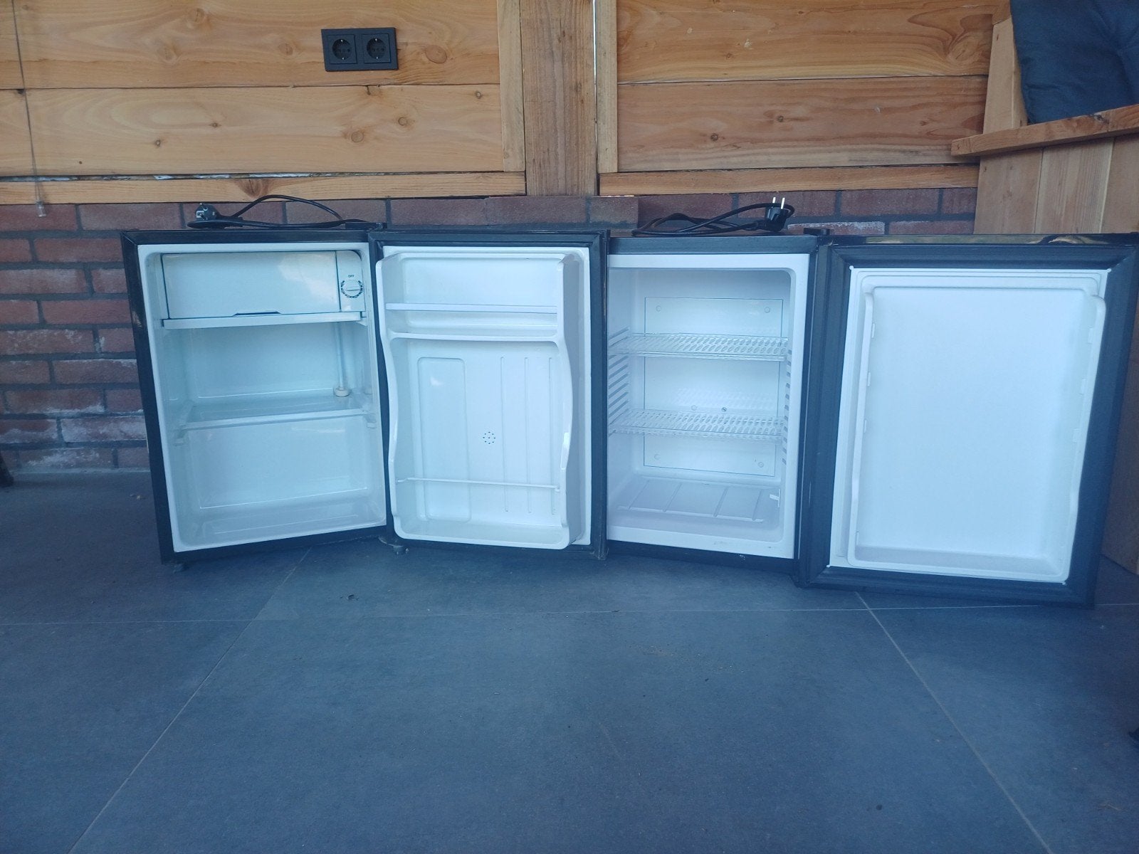 Bar / Hotel koelkastjes, Witgoed en Apparatuur, Koelkasten en IJskasten, Ophalen, Gebruikt, Minder dan 85 cm, Minder dan 75 liter