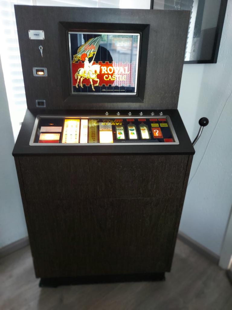 Bally Royal Castle fruitautomaat, Verzamelen, Automaten | Jukeboxen, Ophalen of Verzenden, 1970 tot heden, Overige merken