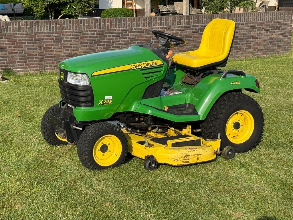 John Deere X749 4x4 zitmaaier, Gebruikt, Elektrische starter, 120 cm of meer, Ophalen