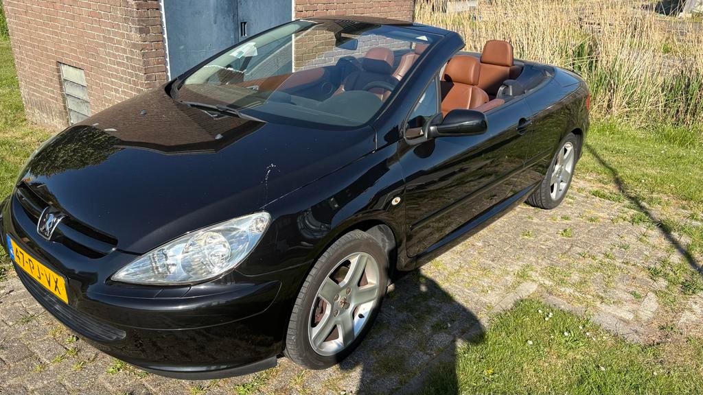 Peugeot 307 2.0 16V CC 2004 Zwart, Auto's, Voorwielaandrijving, Euro 5, 4 cilinders, Cabriolet