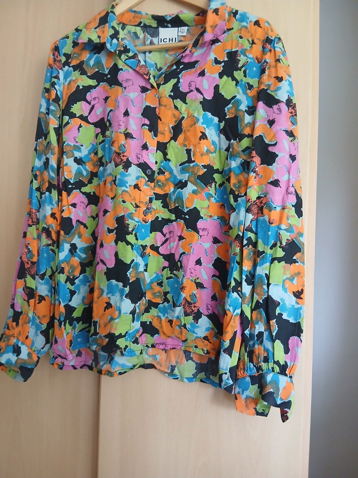 vrolijke dames blouse maat 42, Ophalen of Verzenden, Zo goed als nieuw, Maat 42/44 (L), Overige kleuren