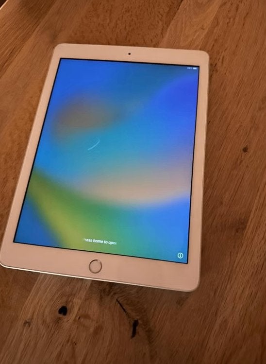 iPad 5e generatie (met kinderhoes), Computers en Software, Apple iPads, 10 inch, Gebruikt, 32 GB, Apple iPad