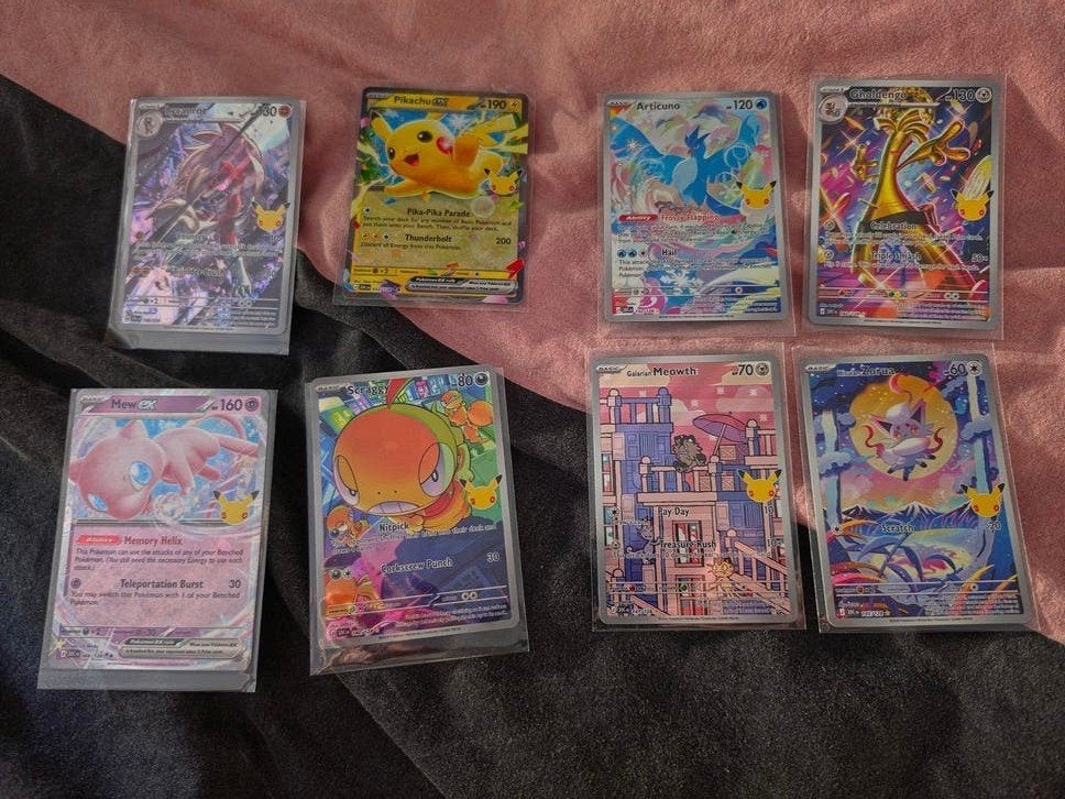 Pokémon 151 Celebrations Kaarten - Mew ex, Pikachu, Articuno, Ophalen of Verzenden, Zo goed als nieuw, Meerdere kaarten