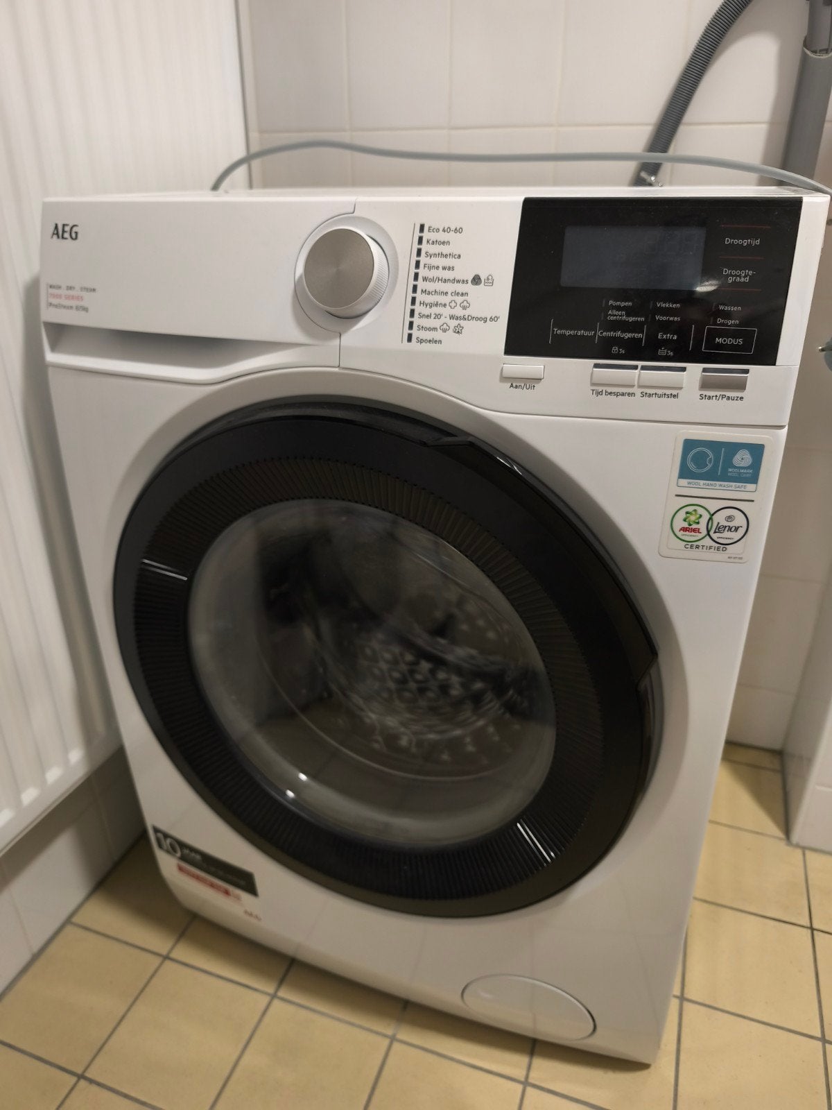 1.5 jaar oude AEG Wasmachine/ Droger combi 8 kg, Ophalen, 1200 tot 1600 toeren, 8 tot 10 kg, Zo goed als nieuw