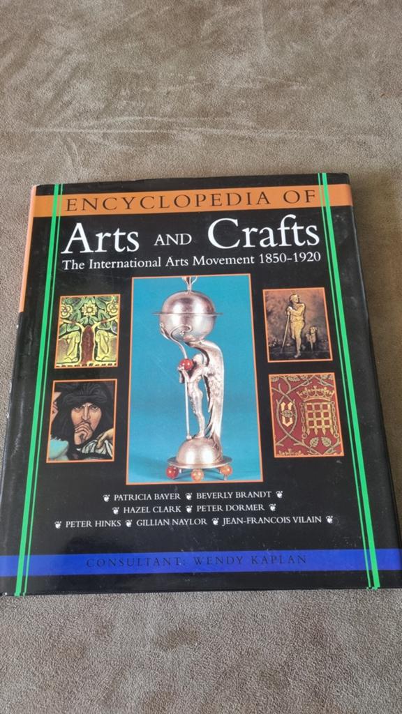 Encyclopedia of Arts and Crafts: The International Arts, Ophalen of Verzenden, Zo goed als nieuw, Overige onderwerpen, Patricia Bayer, Beverly Brandt, Hazel Clark, Peter Dormer