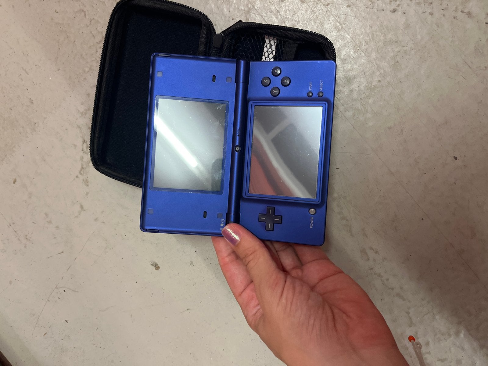 Blauwe Nintendo DS Lite met hoesje en oplader, Spelcomputers en Games, Gebruikt, Blauw, Ophalen of Verzenden, Met beschermhoes of tas