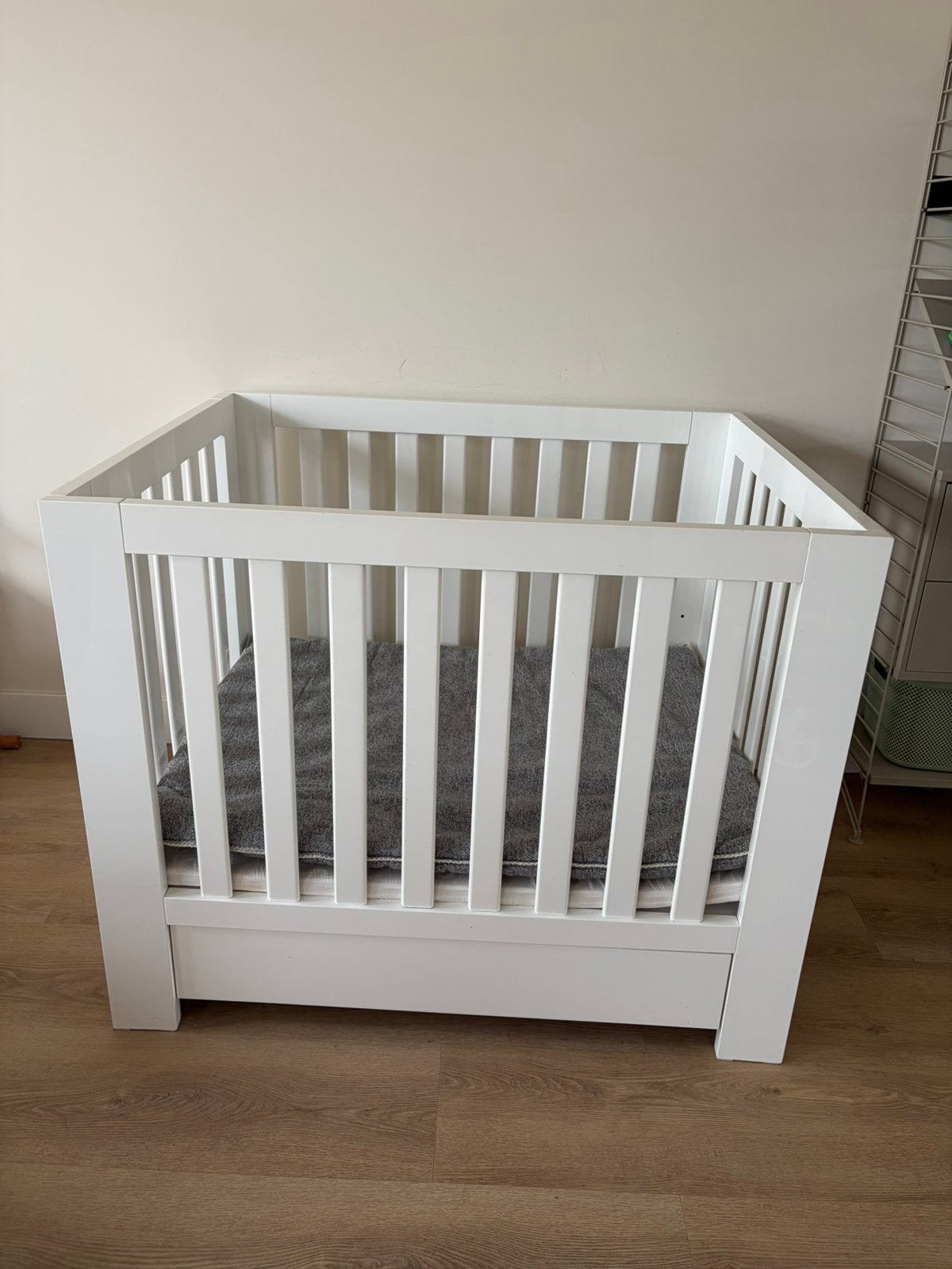 Nette kidsmill alaska baby box wit vierkant met handige lade, Ophalen, Gebruikt, Overige typen