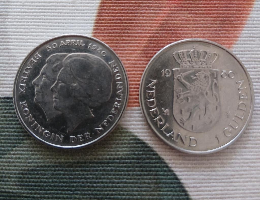 2x 1 Gulden 1980 Koningin Beatrix Juliana inhuldiging, Ophalen of Verzenden