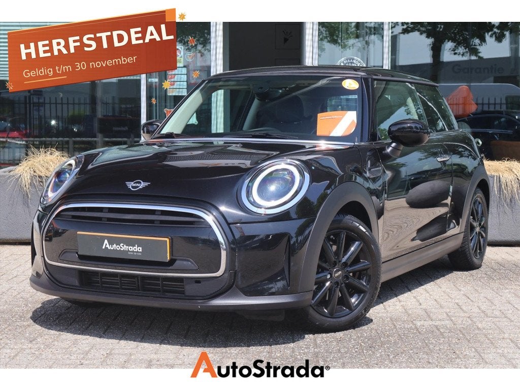 Mini Mini 3-Deurs (f56) 1.5 Business Edition 102pk | Automaa, Auto's, Dealer onderhouden, Gebruikt, 4 stoelen, Leder en Stof
