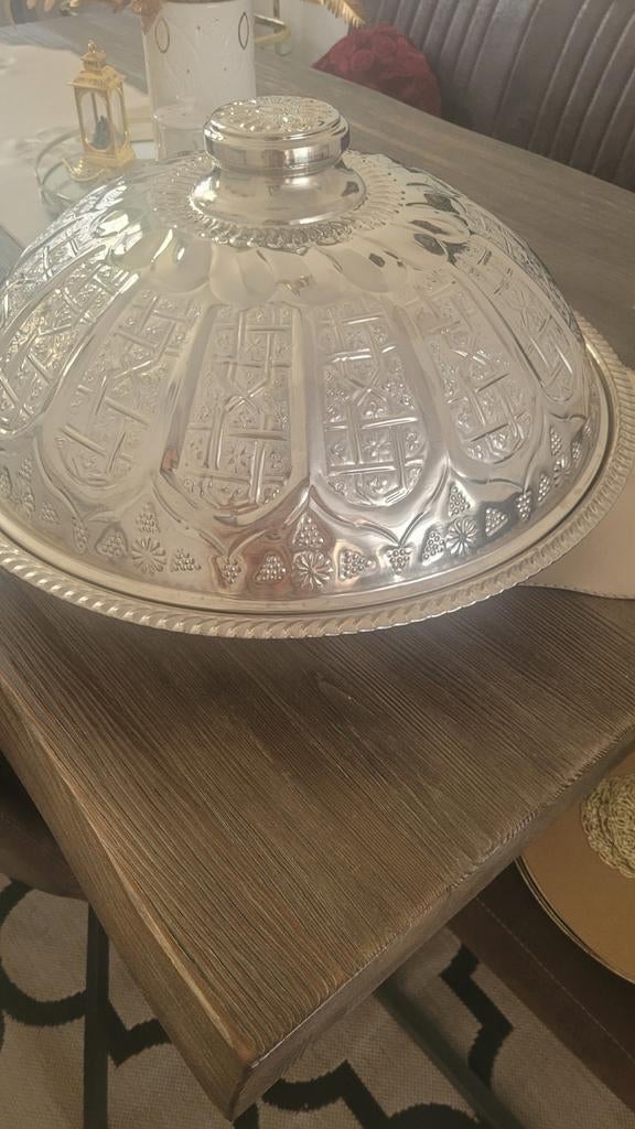groot tajine speciale voor vlees of bestela, Antiek en Kunst, Antiek | Schalen, Ophalen of Verzenden