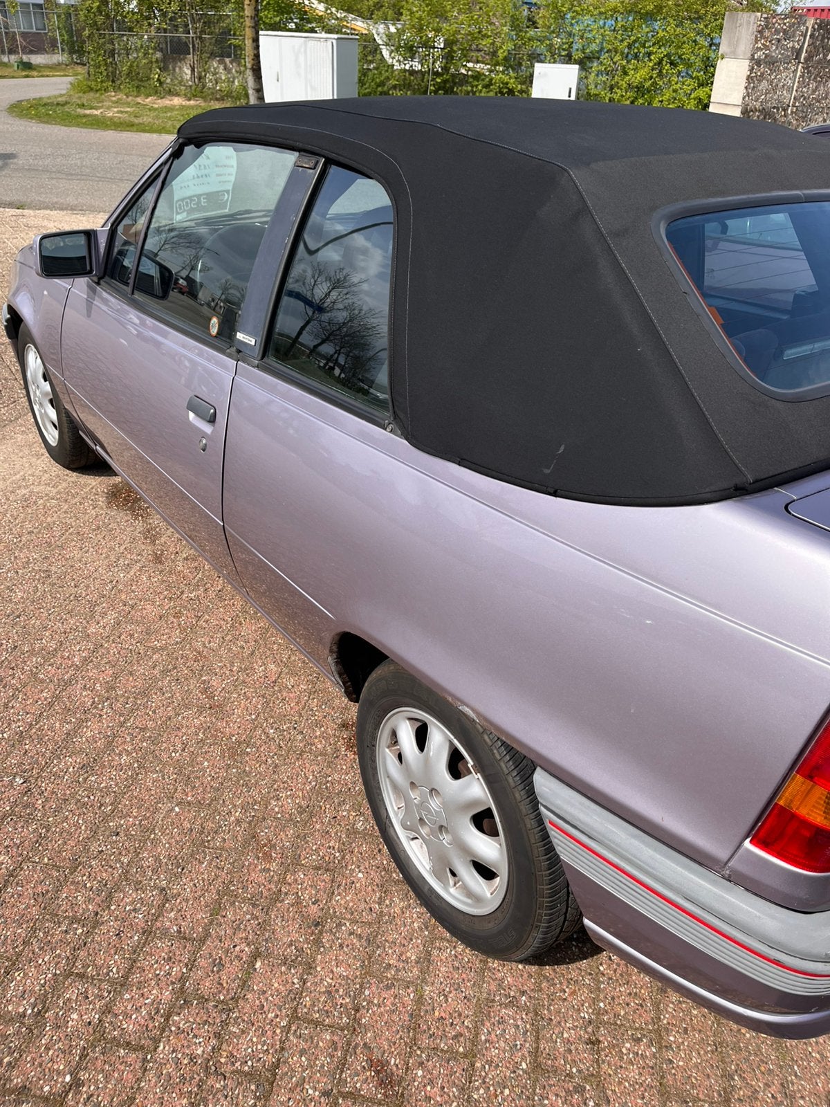 Opel Kadett 1.6 I Cabrio U9 1990, foto 6