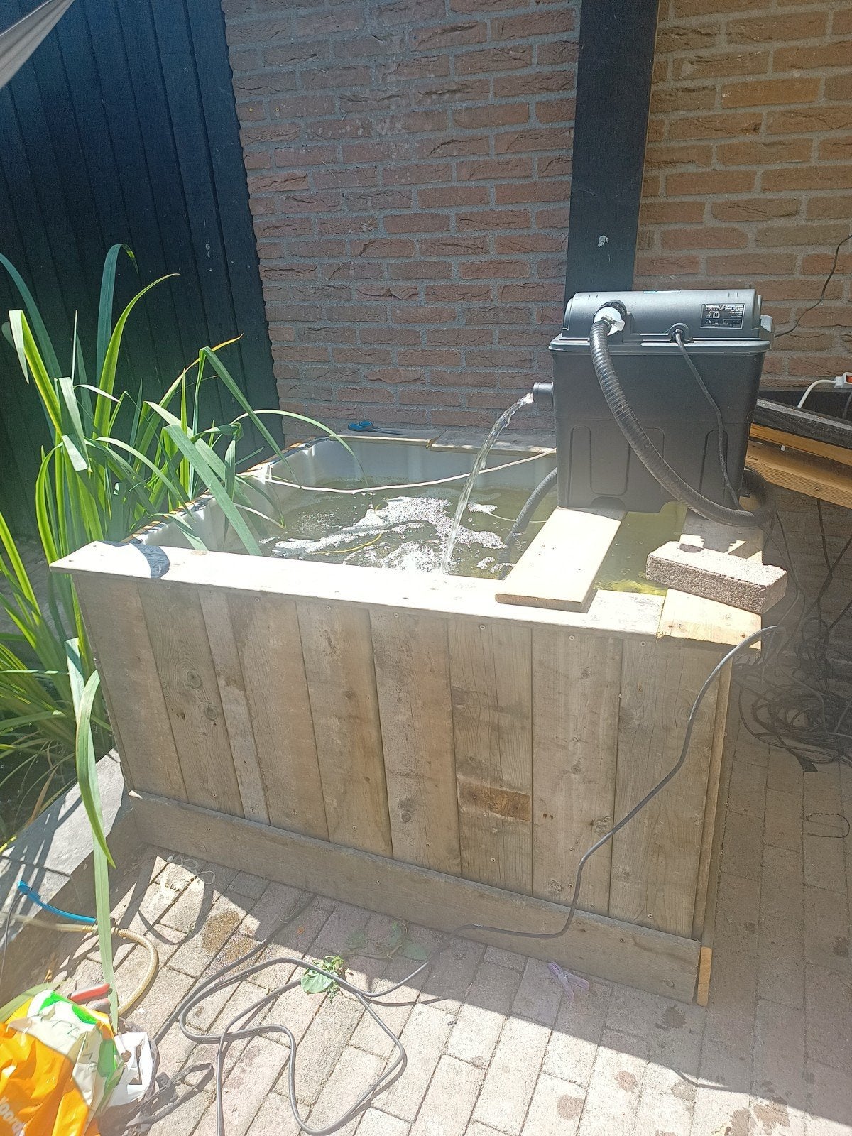 Opkweekbak/ quarantaine bak., Tuin en Terras, Ophalen, Vijverfilter