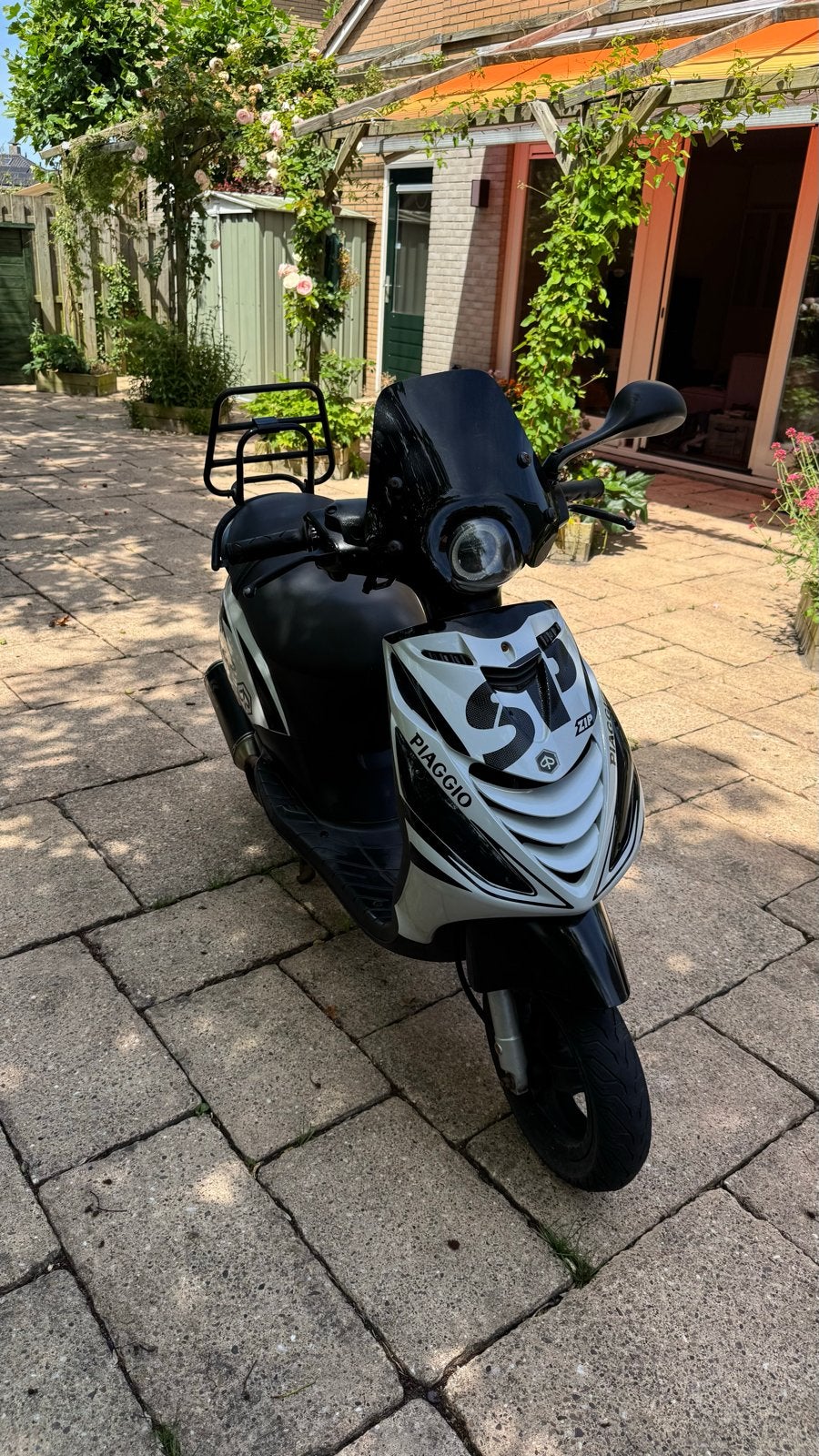 Zeer complete Piaggio Zip C25 uit 2015 - Rijklaar!, Fietsen en Brommers, Scooters | Piaggio, Ophalen, Gebruikt, Maximaal 45 km/u