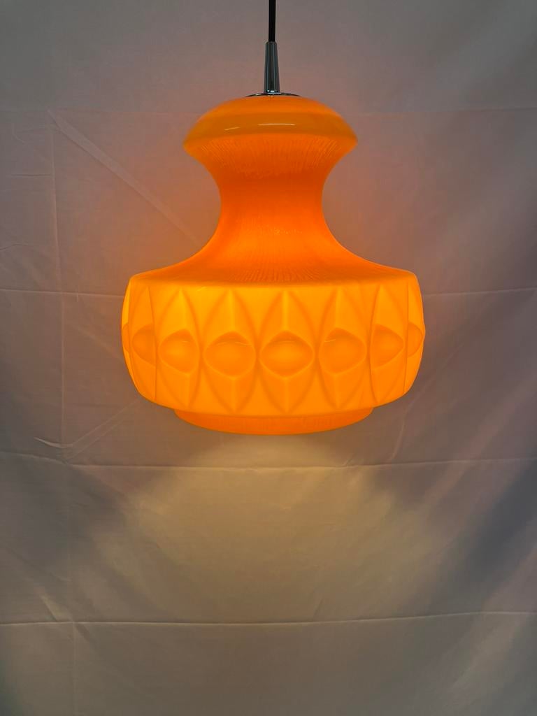 Vintage Peill & Putzler oranje opaline glazen hanglamp 60’, Huis en Inrichting, Lampen | Hanglampen, Gebruikt, Ophalen of Verzenden