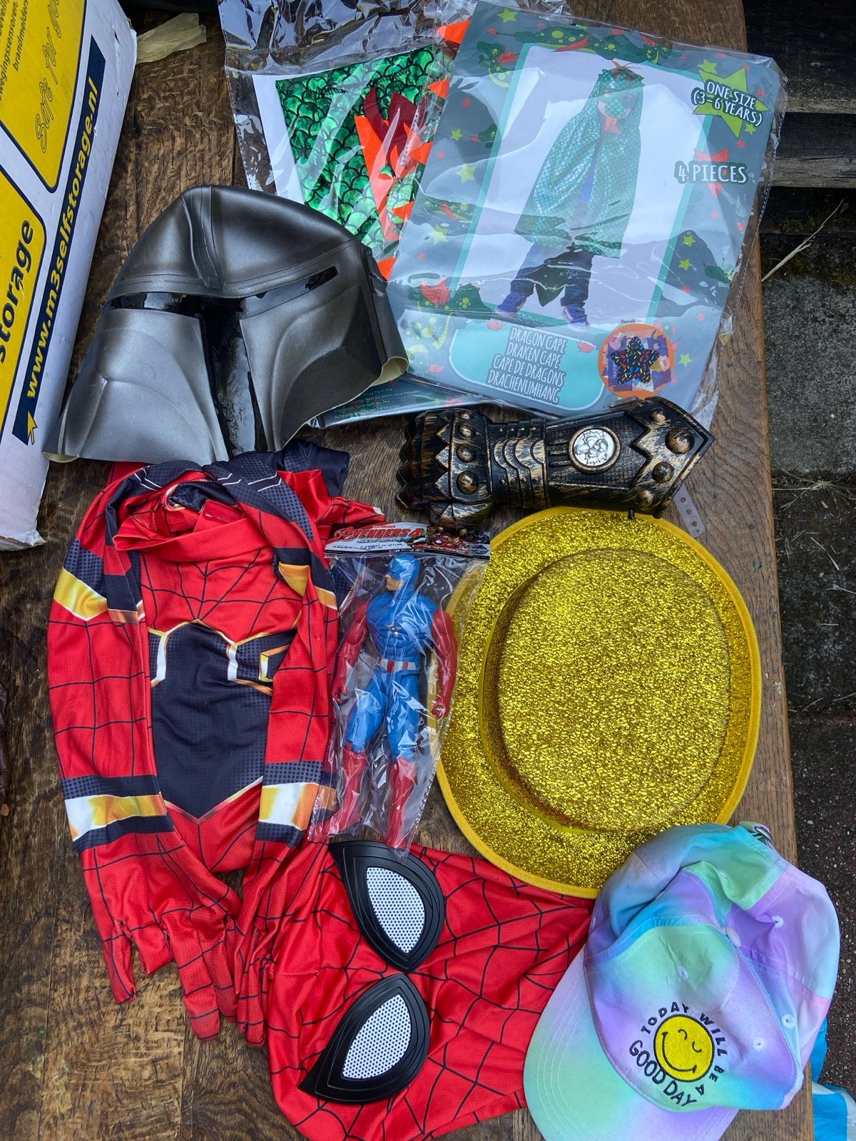 Spiderman pak, Mandalorian masker, draken capes en meer, Ophalen, Gebruikt, 158 t/m 164, Jongen of Meisje