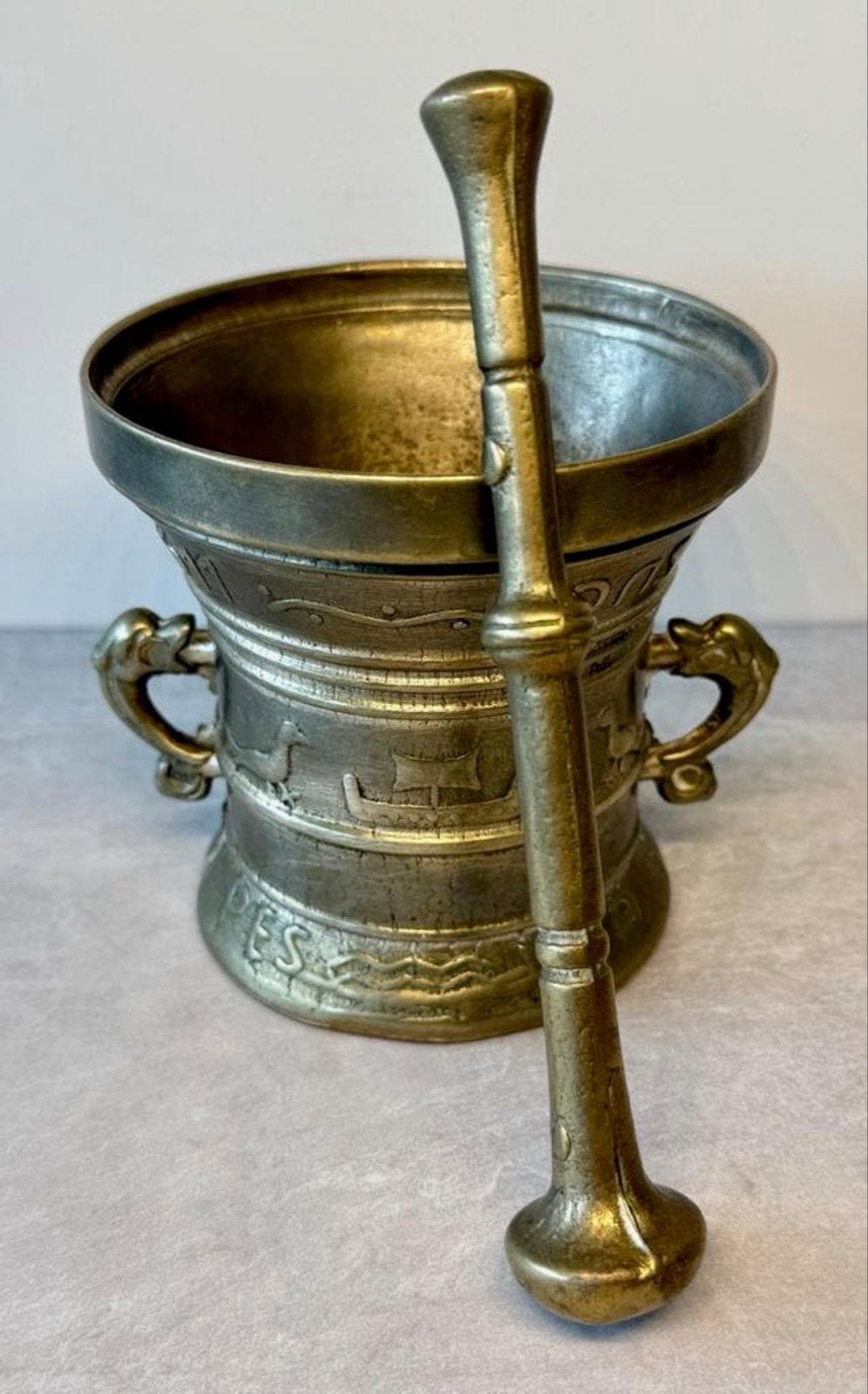 Antieke bronzen vijzel met stamper, 17e eeuw, Antiek en Kunst, Ophalen of Verzenden