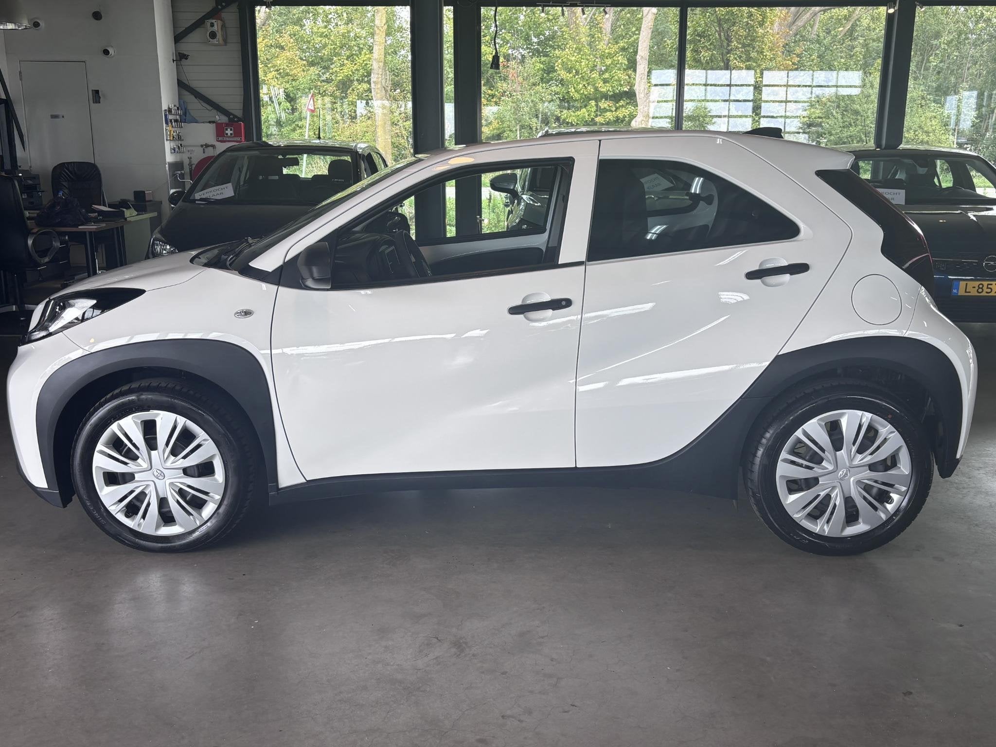 Toyota Aygo X 1.0 VVT-i MT, Auto's, Stof, Gebruikt, 4 stoelen, Wit