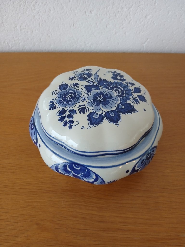 Delftsblauwe Bonbonniere, Ophalen