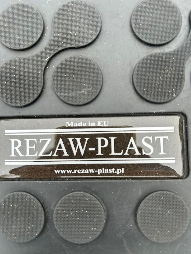 Rubberen automatten en kofferbakmat, Auto diversen, Automatten, Zo goed als nieuw, Ophalen of Verzenden