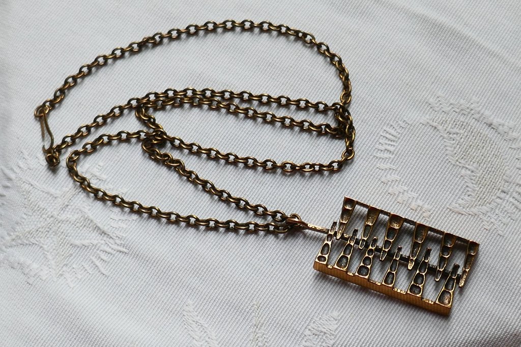Bronzen design hanger aan ketting  -  Sarpavena  -  Finland, Overige materialen, Verzenden, Zo goed als nieuw, Overige kleuren
