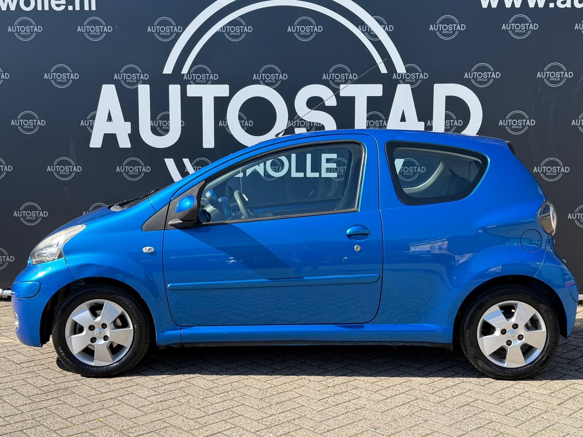 Toyota Aygo 1.0-12V Dynamic Blue NL-Auto / 2e Eigenaar / NAP, Auto's, Voorwielaandrijving, Stof, 68 pk, Origineel Nederlands