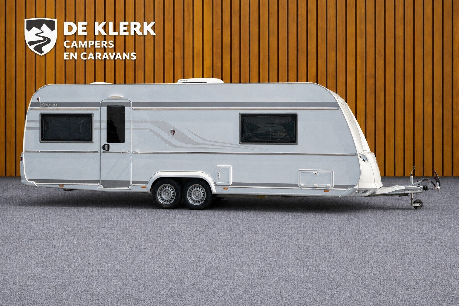 Tabbert PUCCINI 685 DF (bj 2021), Caravans en Kamperen, Tabbert, Bedrijf, Info@deklerkcaravans.nl, Watertank vast