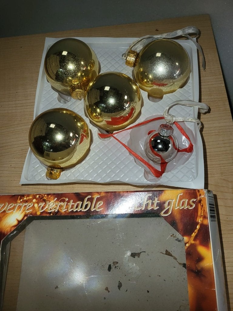 kerstballen goudkleurig, Diversen, Kerst, Ophalen of Verzenden, Zo goed als nieuw