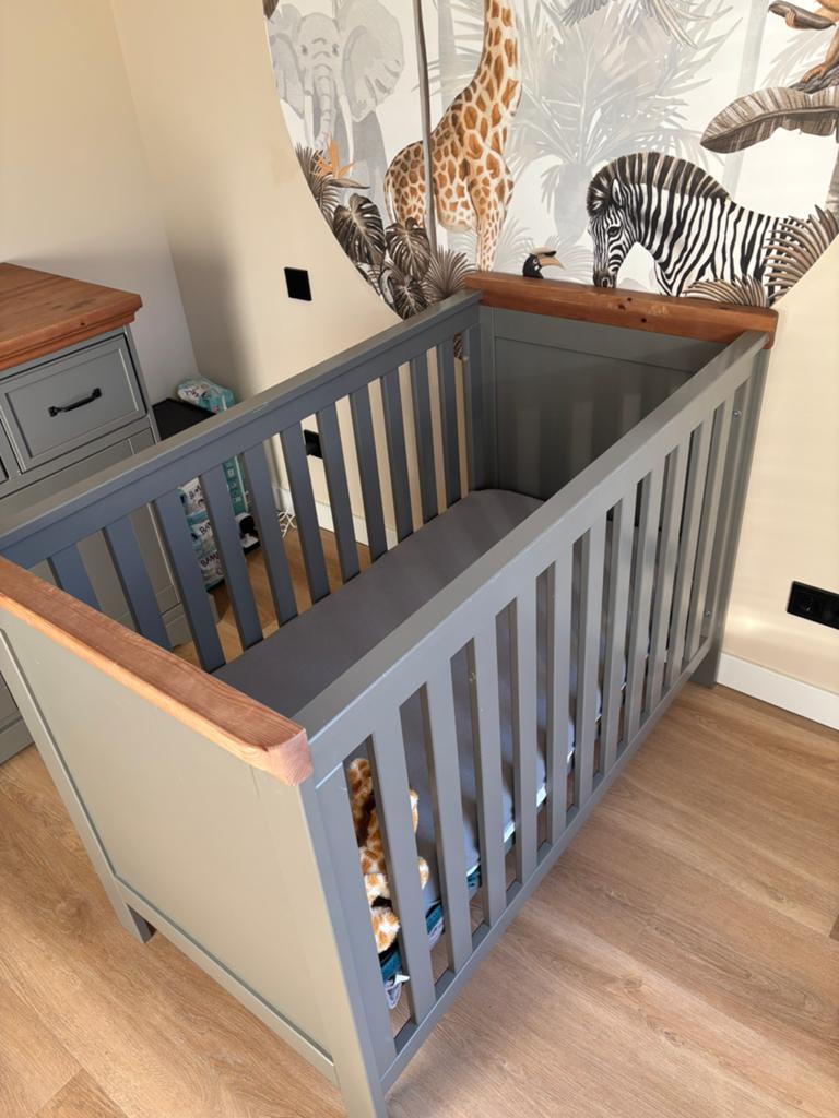 Kidsmill Savigno Ledikant en commode | Grijs, Ophalen, Gebruikt, Ledikant