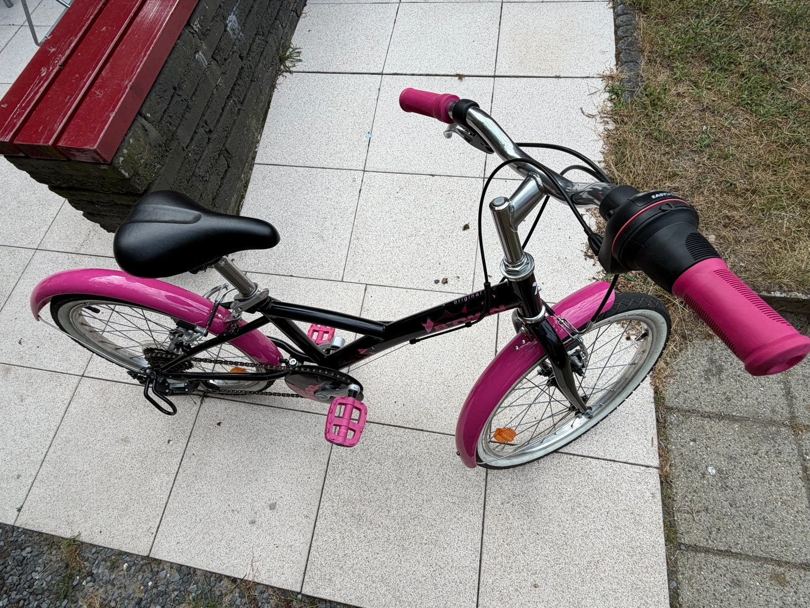 Meisjesfiets 20 inch - Roze/Zwart, Fietsen en Brommers, Ophalen, Velgrem, 20 inch, Handrem