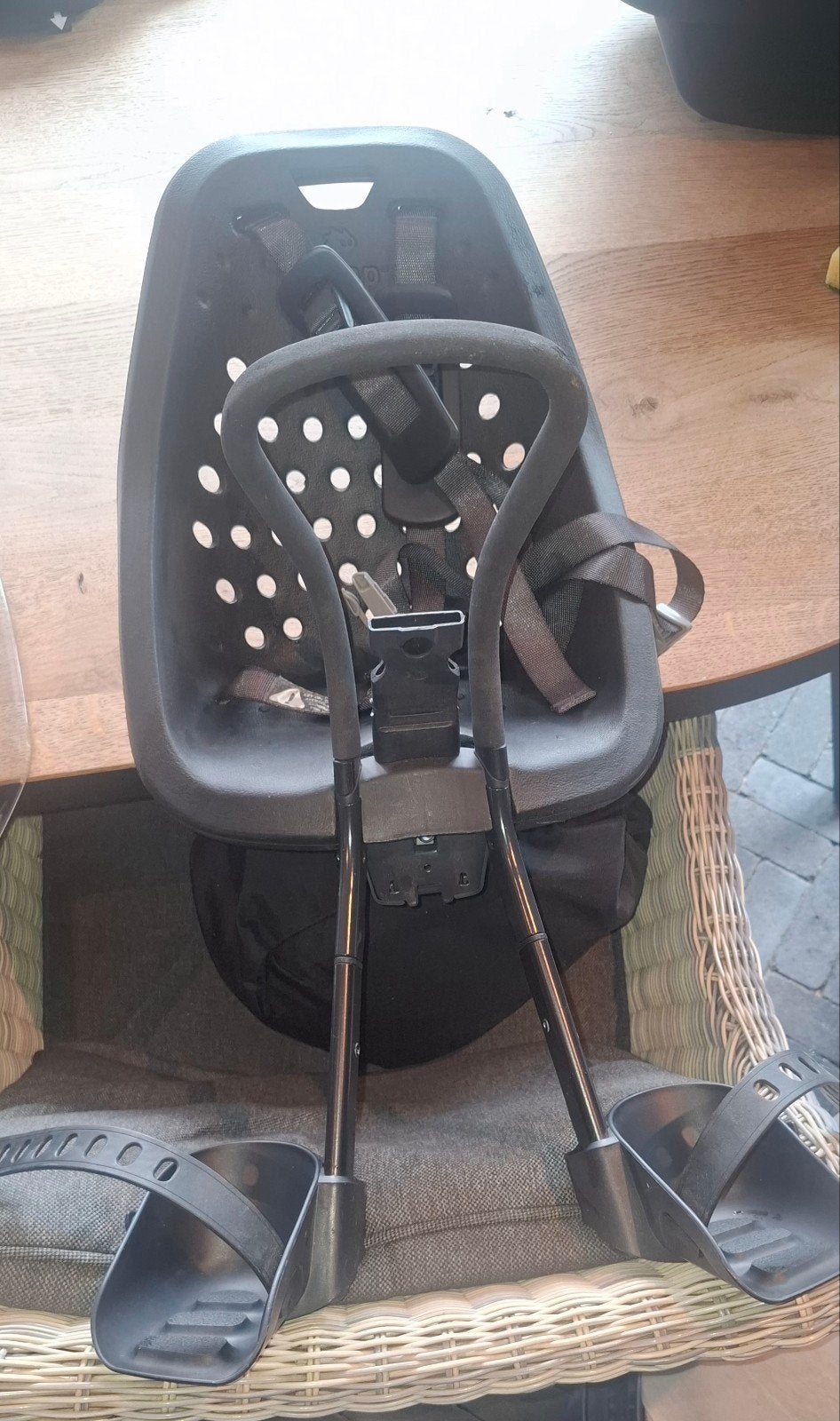 Thule Yepp 2 mini fietsstoeltje voor - Zo goed als nieuw, Fietsen en Brommers, Ophalen of Verzenden, Zo goed als nieuw, Voorzitje