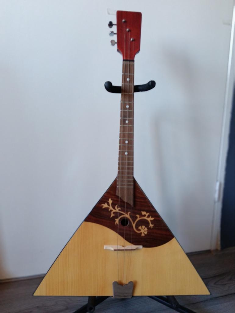 Balalaika, Ophalen