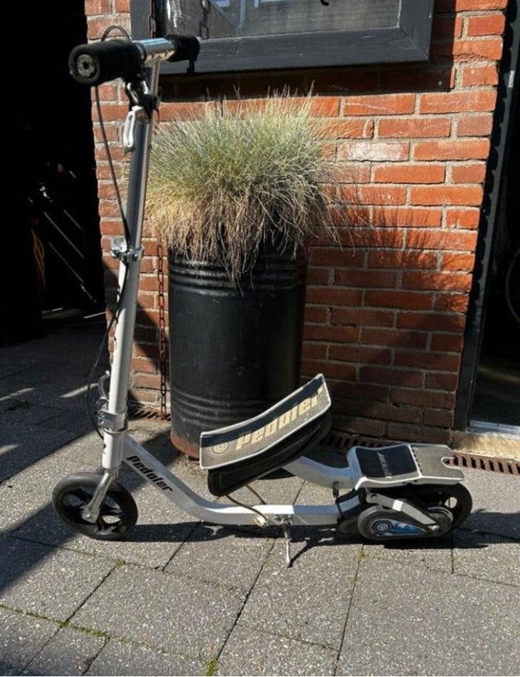 Pedaler spacescooter step wit zwart space scooter, Fietsen en Brommers, Steps, Ophalen, Zo goed als nieuw, Gewone step