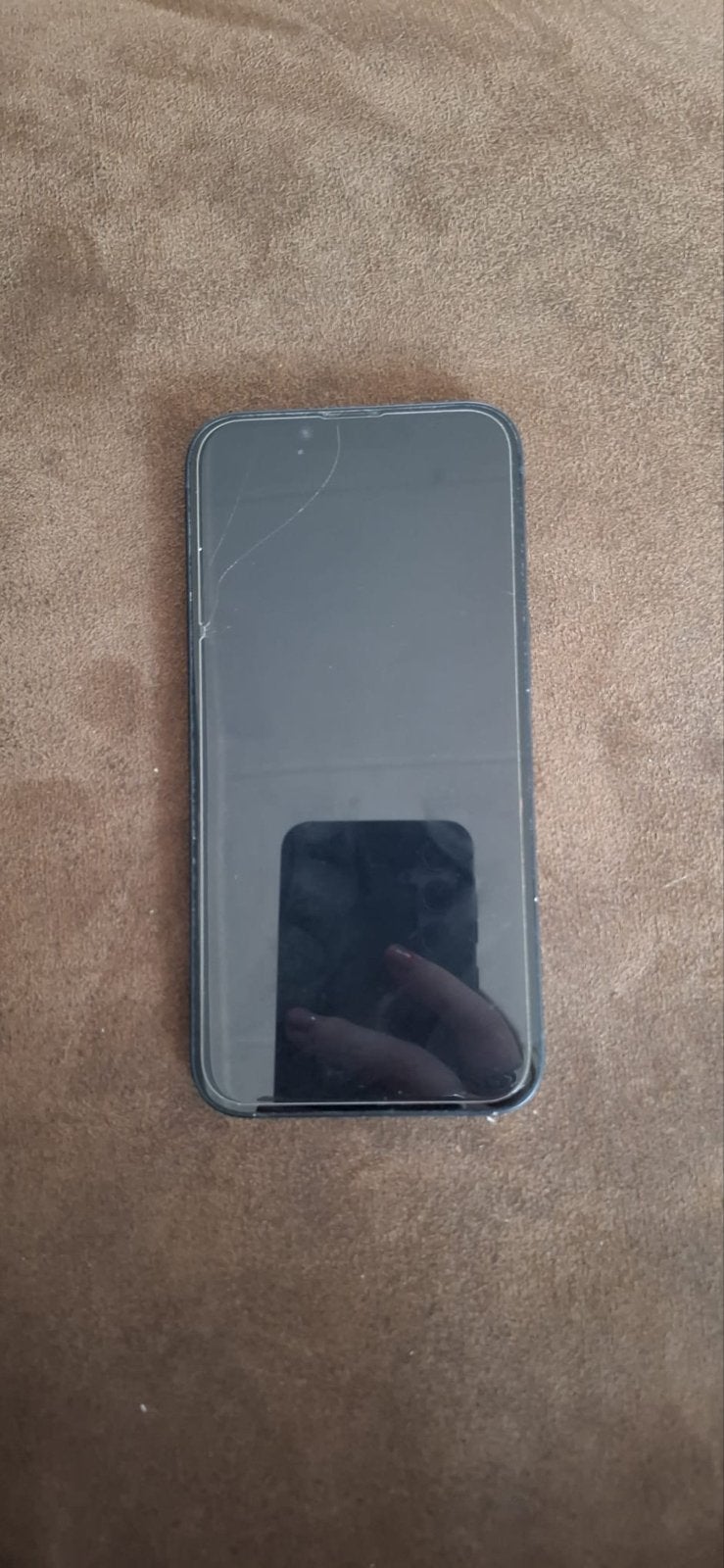 Foto 2 van iPhone 14 128GB - 82% batterij - incl. doos en hoesjes