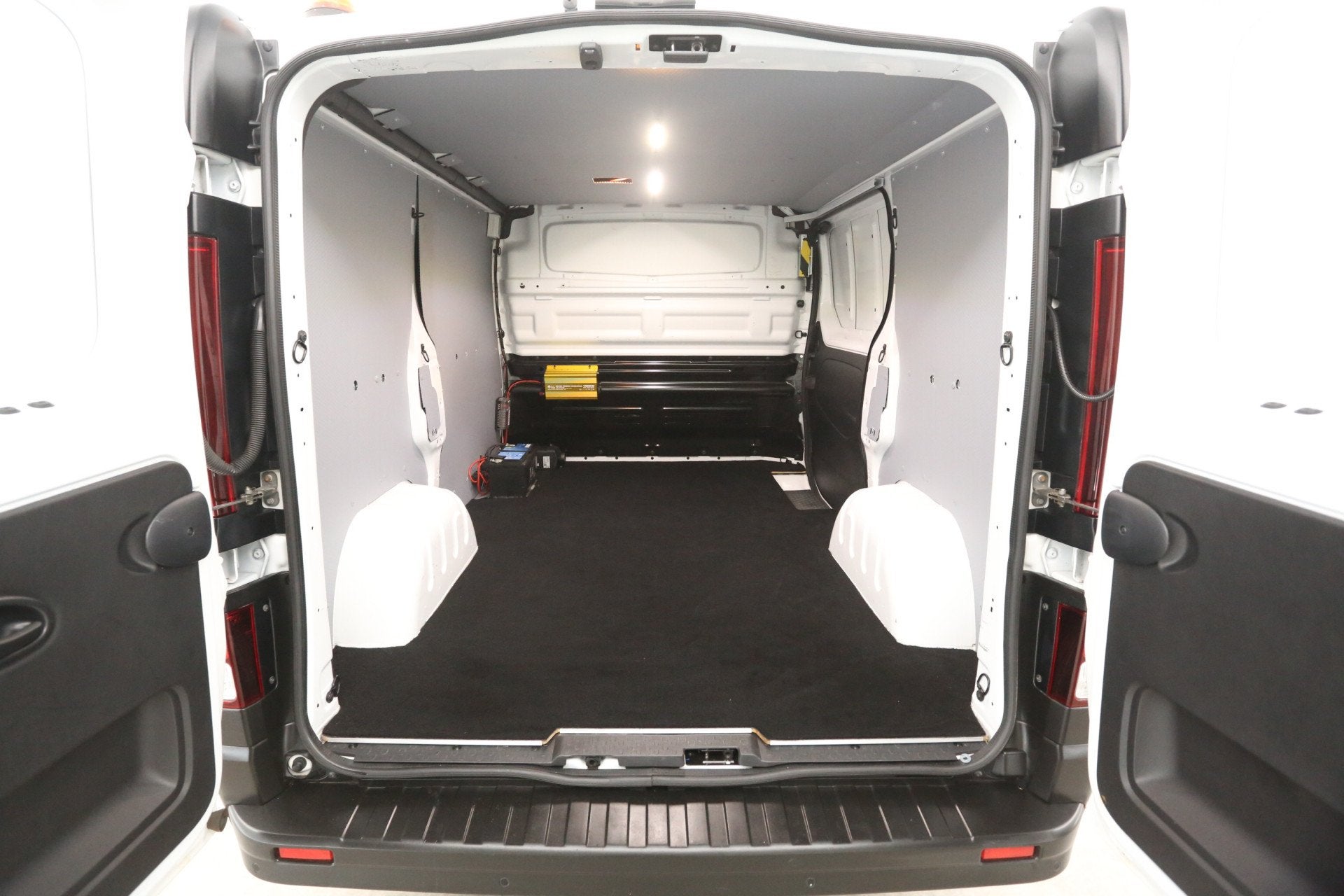 Renault Trafic 2.0 dCi T29 L1H1 | Airco | Camera | Cruise |, Voorwielaandrijving, Stof, Gebruikt, Euro 6
