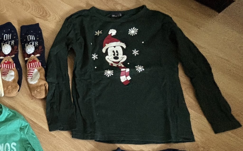 kersttrui mickey mouse 122/128 en warme sokken samen 2,50., Ophalen of Verzenden