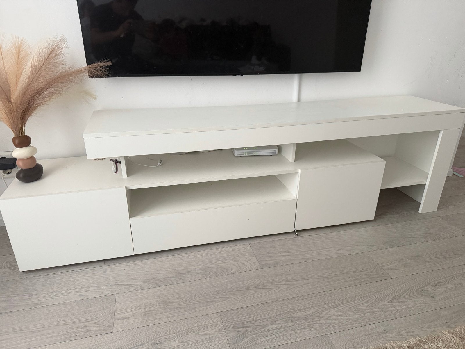 Witte TV-meubel met opbergruimte met licht, Ophalen, Kunststof, Gebruikt, 200 cm of meer