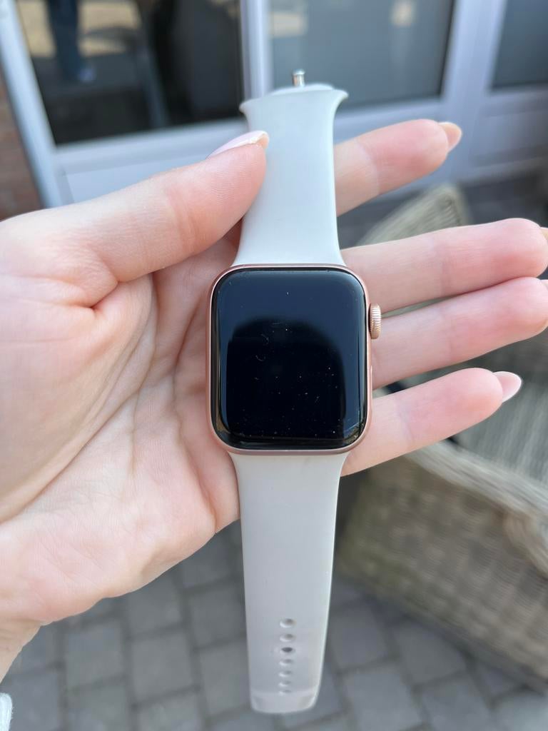 Apple watch SE 2020 rose gold, Ophalen of Verzenden, Gebruikt, Roze, IOS