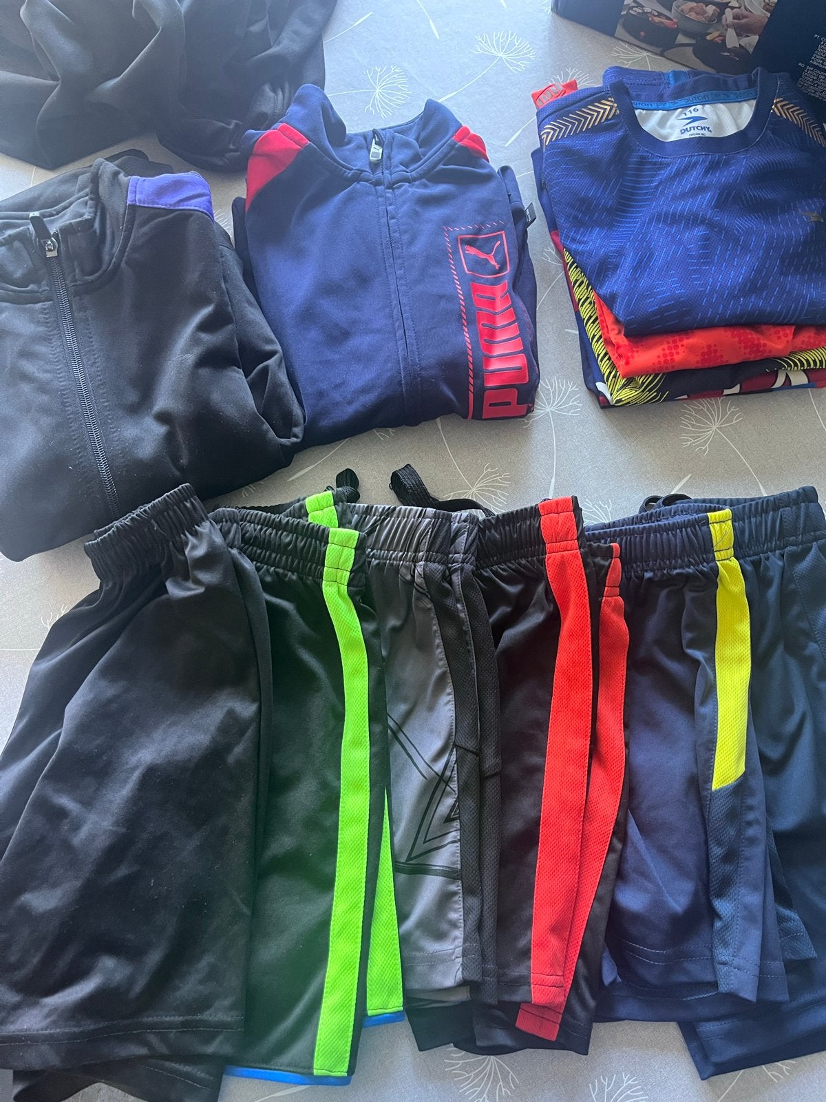 Sportkleding pakket maat 116/128 (broekjes, shirts, training, Ophalen of Verzenden, Gebruikt, Jongen