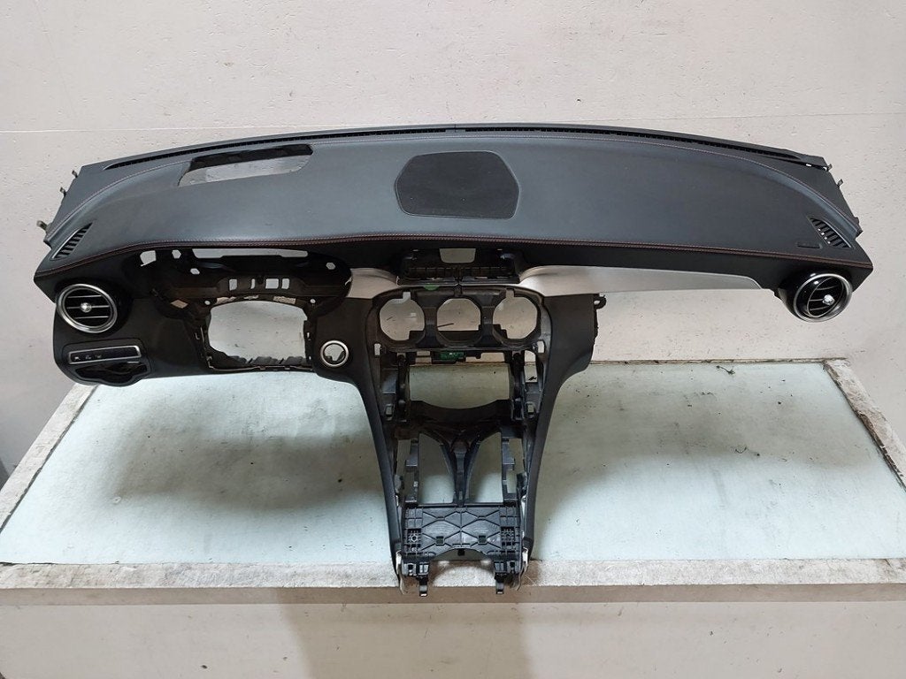 Airbag Set + Dashboard Mercedes-Benz C (W205) A2058600202, Gebruikt, Mercedes-Benz AG, Mercedes-Benz, Mercedesstraße 120, Stuttgart 70372, , Duitsland