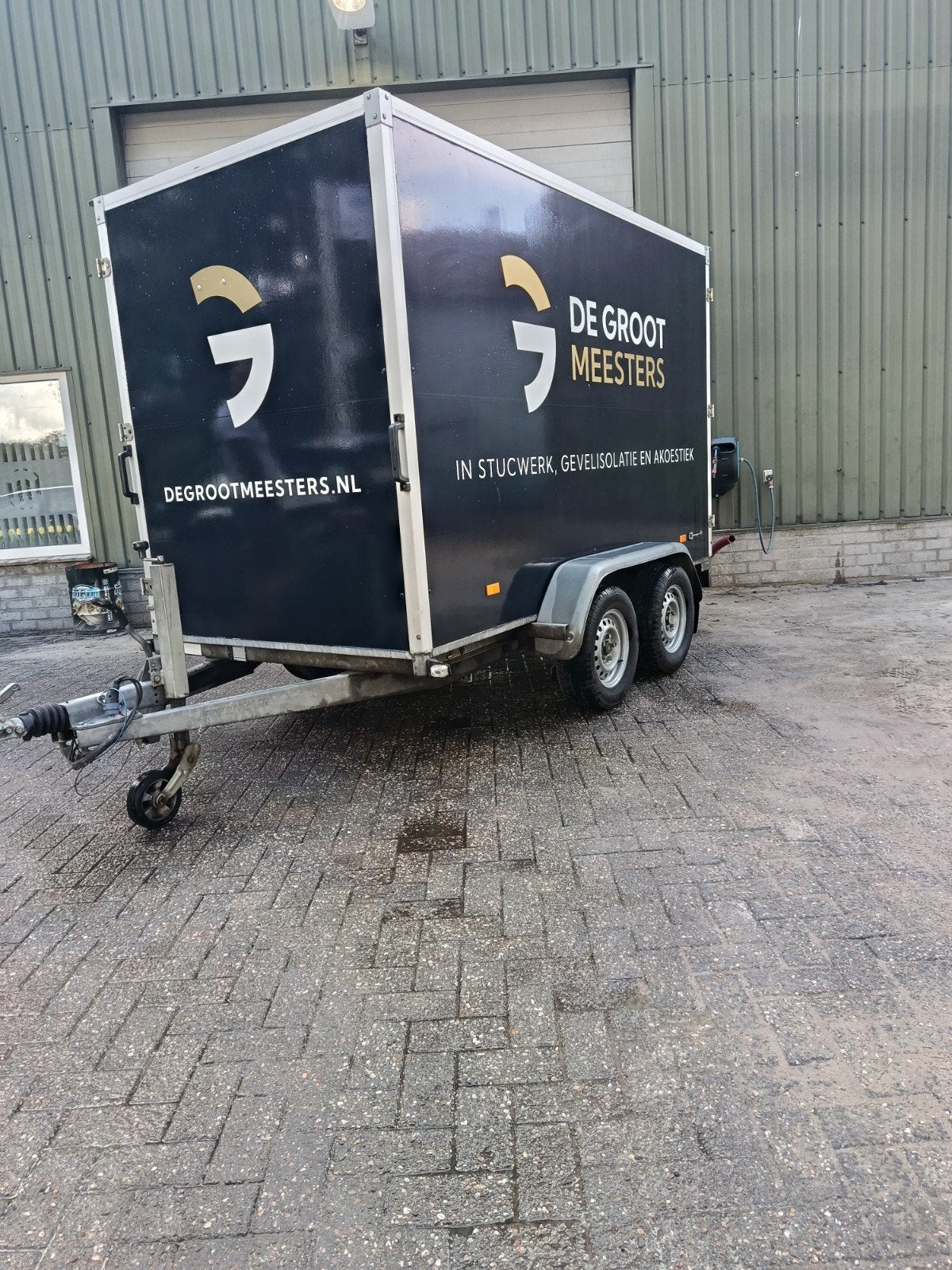 Gesloten aanhanger Hapert, Ophalen