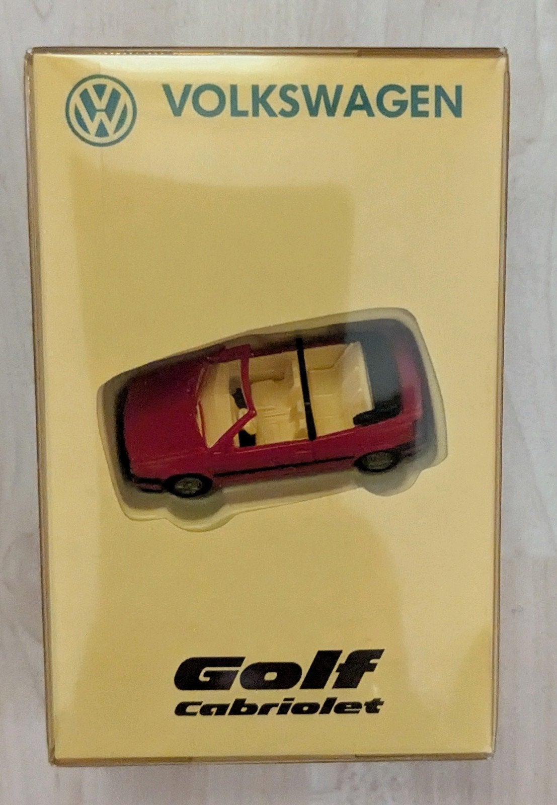 Volkswagen Golf Cabriolet schaalmodel in doos, Overige merken, 1:50 of kleiner, Auto, Nieuw