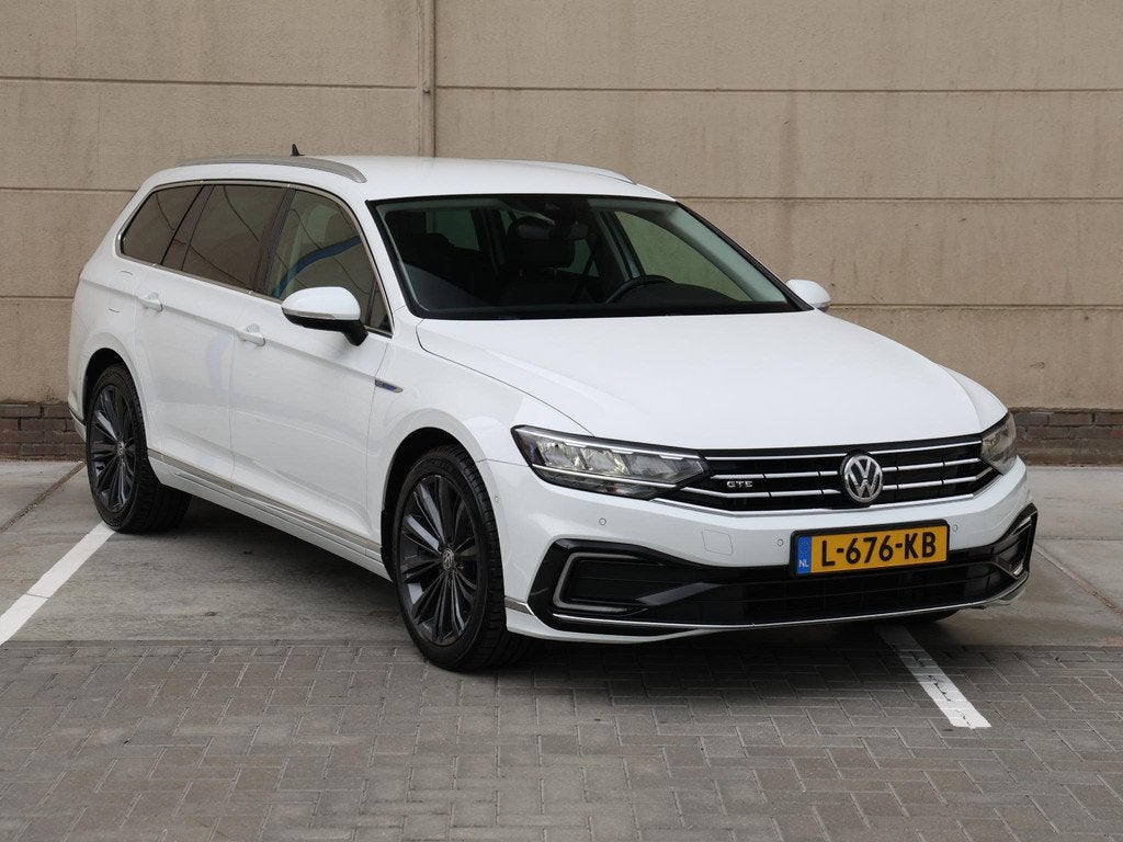 Volkswagen Passat Variant 1.4 TSI PHEV GTE Highline 218pk DS, Auto's, Stof, Gebruikt, 4 cilinders, Wit