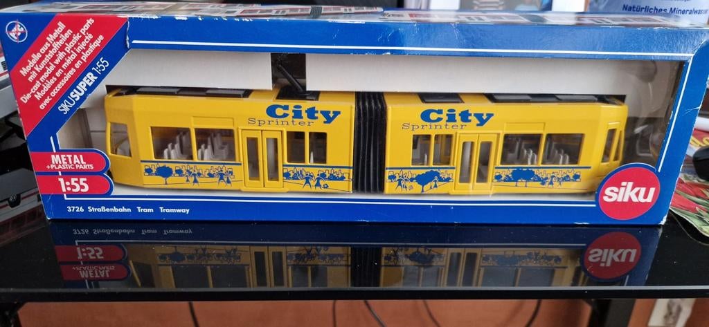 Siku Super 1:55 City Sprinter Tram - Nieuw in doos, Ophalen of Verzenden, Nieuw, Groter dan 1:32, Revell