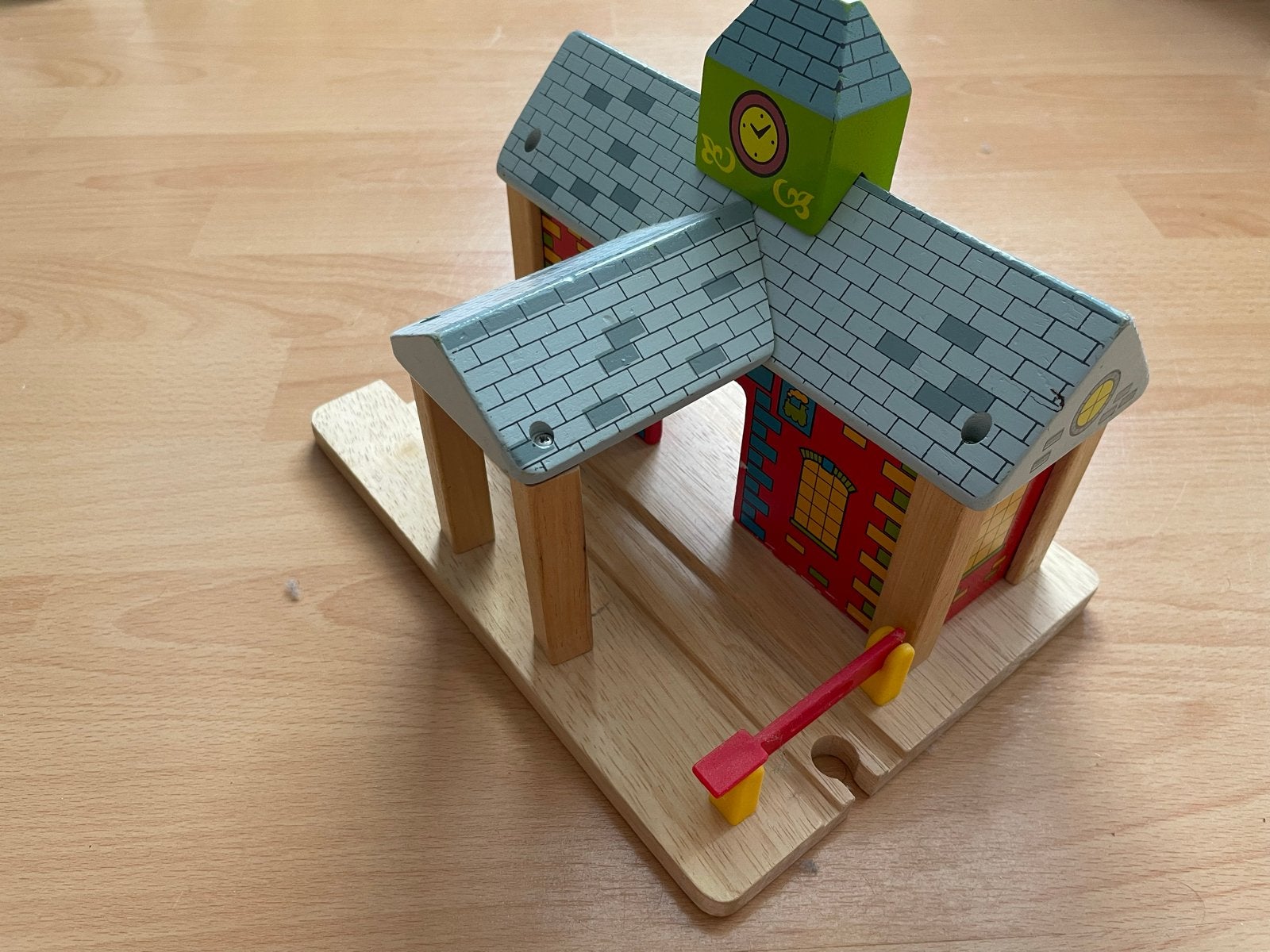 Houten treinstation met klok - Brio compatibel, Ophalen, Gebruikt, Overige typen