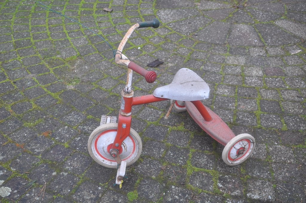 oud vintage driewielertje, Ophalen
